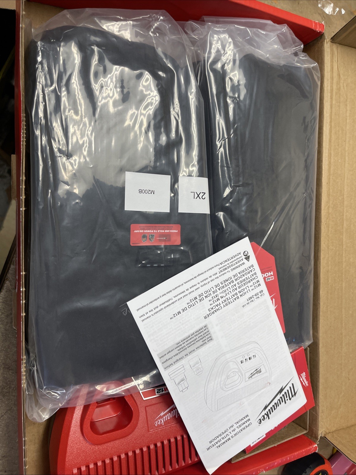 Milwaukee Tool M200b-21M Men’s Heated Hoodie, Up To 8 Hours Time, Zipper