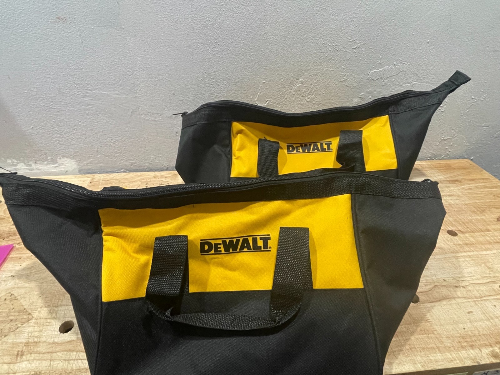 Dewalt 13″ Tool Bag Balistic Nylon With Zipper Closure 13 x 10 x 10