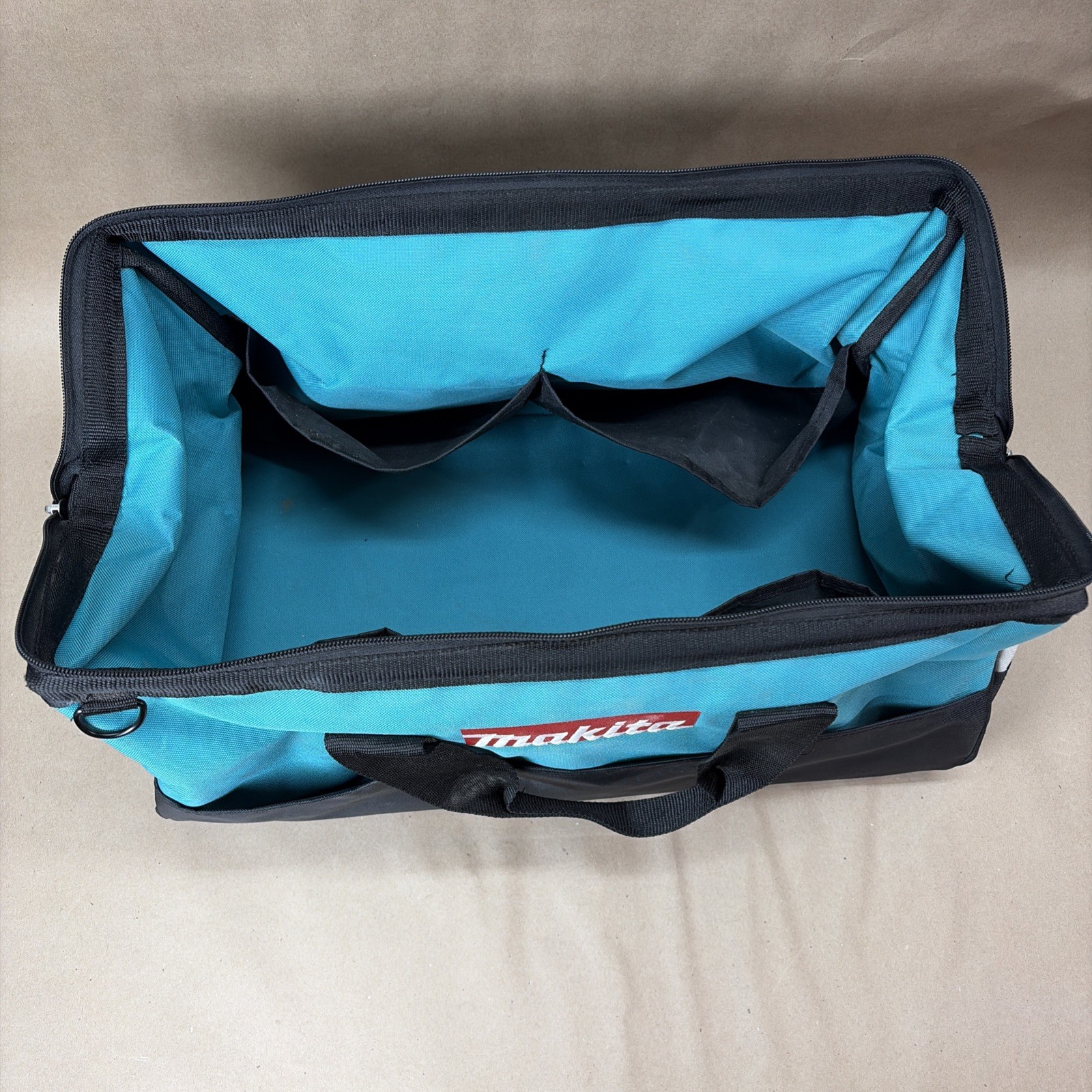 MAKITA 831271-6 21″x 12”x 11” Large Contractor Tool Bag w/ 10 Total Pockets