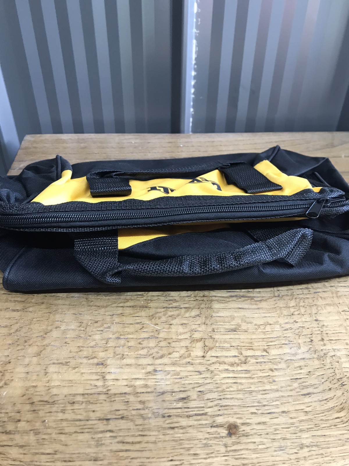 12X11X8 DEWALT TOOL BAG NEW FREE SHIPPING
