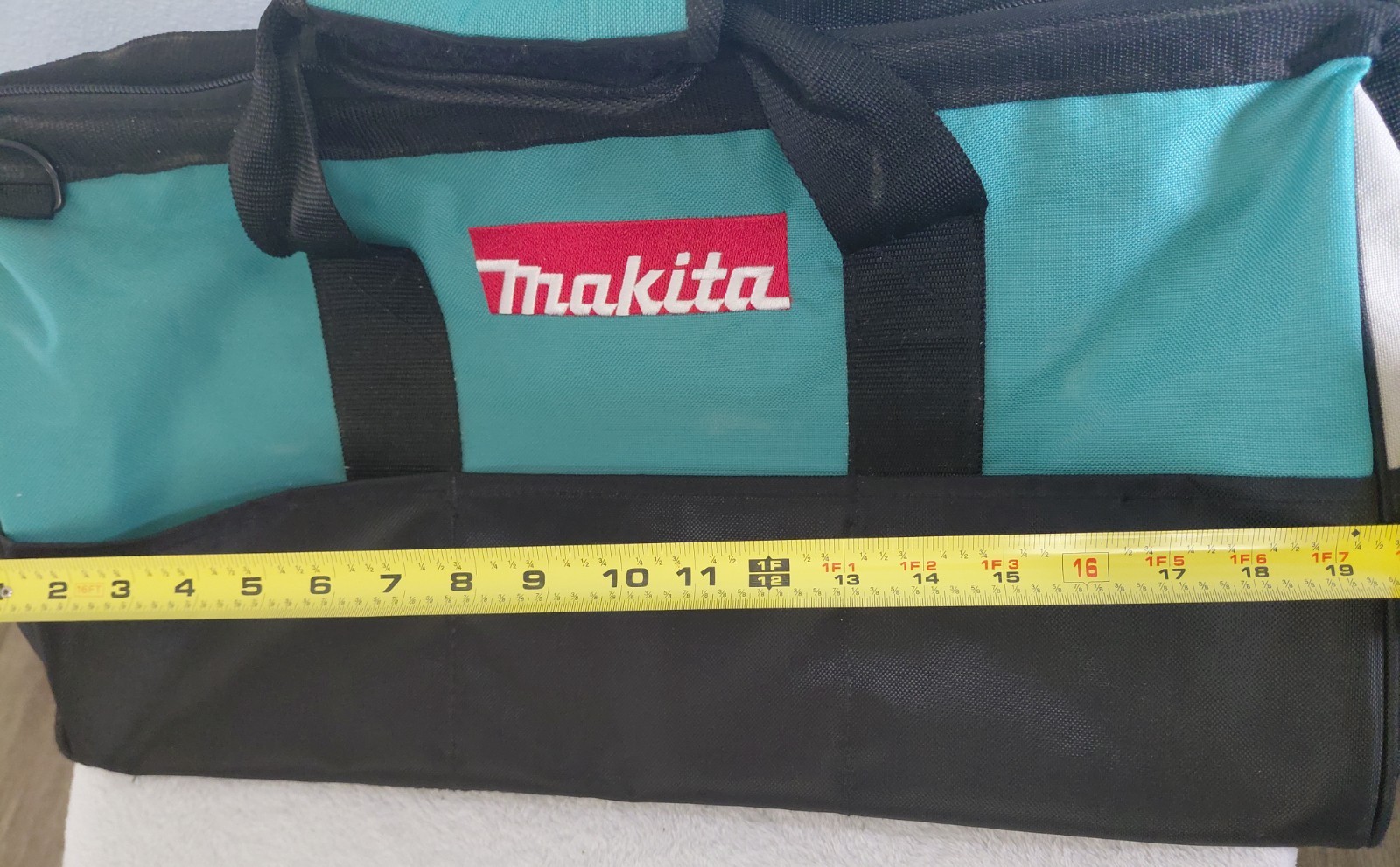 Heavy Duty Makita # 831303-9 -20″ Large Contractor Tool Bag. Clean!