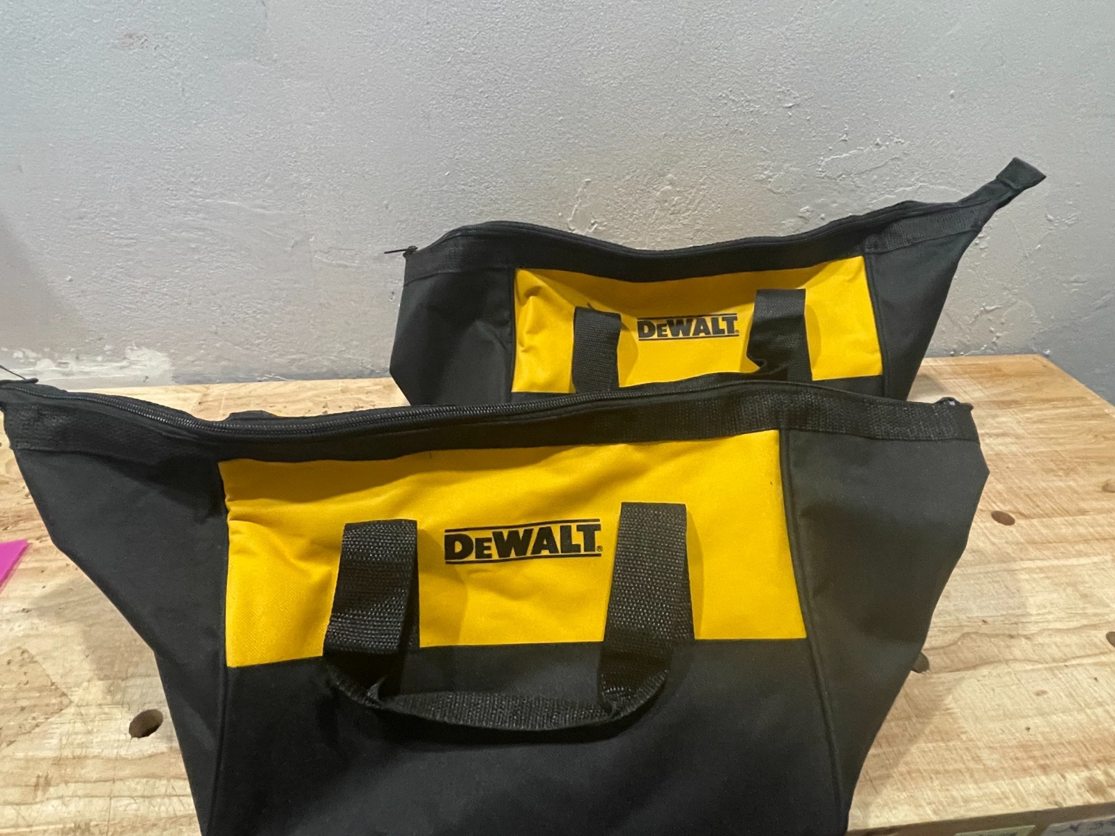 Dewalt 13″ Tool Bag Balistic Nylon With Zipper Closure 13 x 10 x 10
