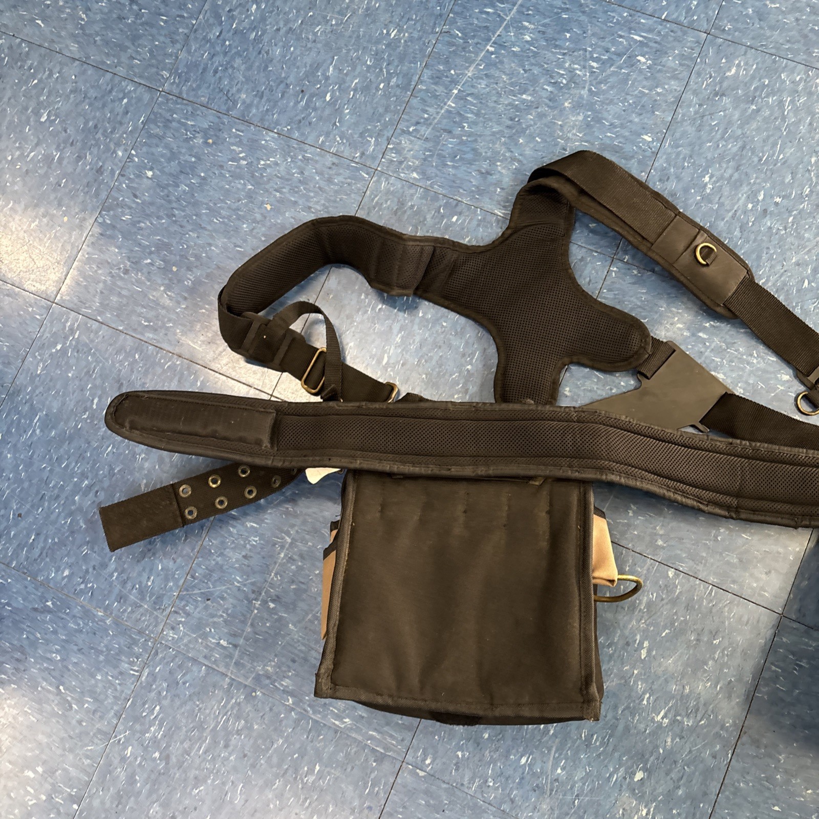 Brand New Old Stock Husky CONSGTRUCTION Tool Belt with Suspenders. Sturdy Breath