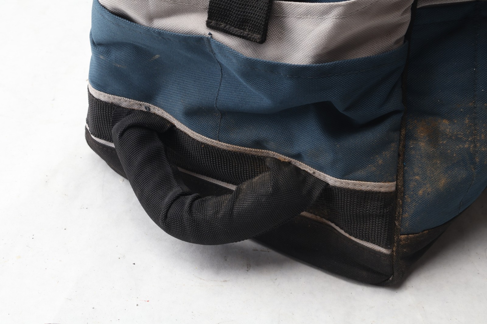 Bosch 18V Large Contractor Tool Bag 21″ Blue Multi-Pocket Canvas Heavy Duty