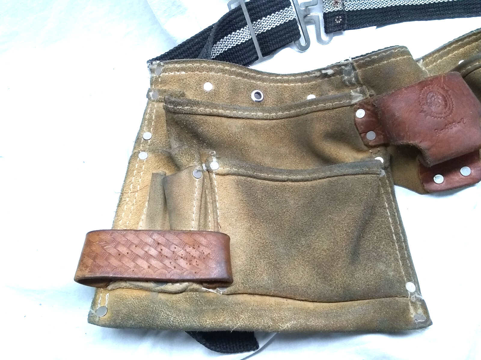 Rooster Leather R-490-2 Carpenter’s Tool Belt Pouches Tape Holder Great Usable