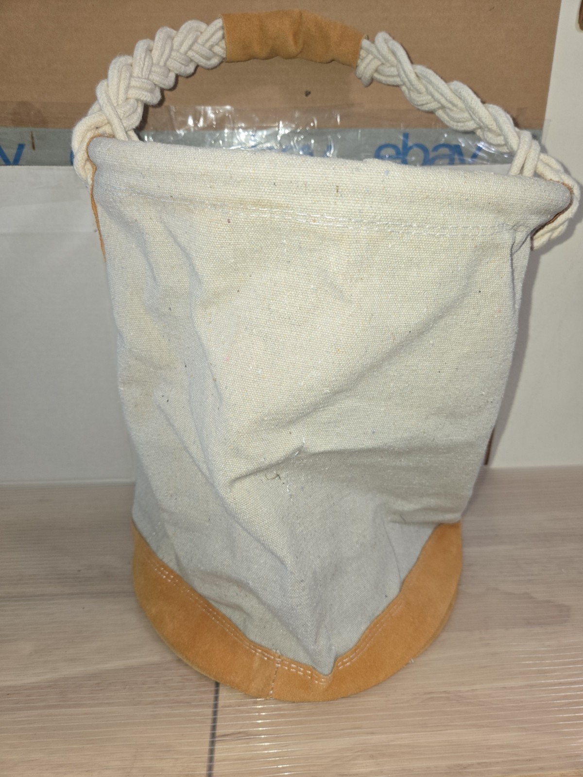 Voyager Round Canvas Bag NEW 4 Pockets Leather Reinforced #94320 Damage Handle