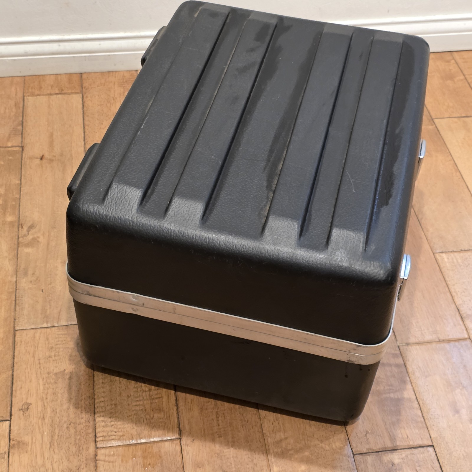 Heavy Duty Chicago Case Company Black Travel Case 21″x17″x13″ With Keys