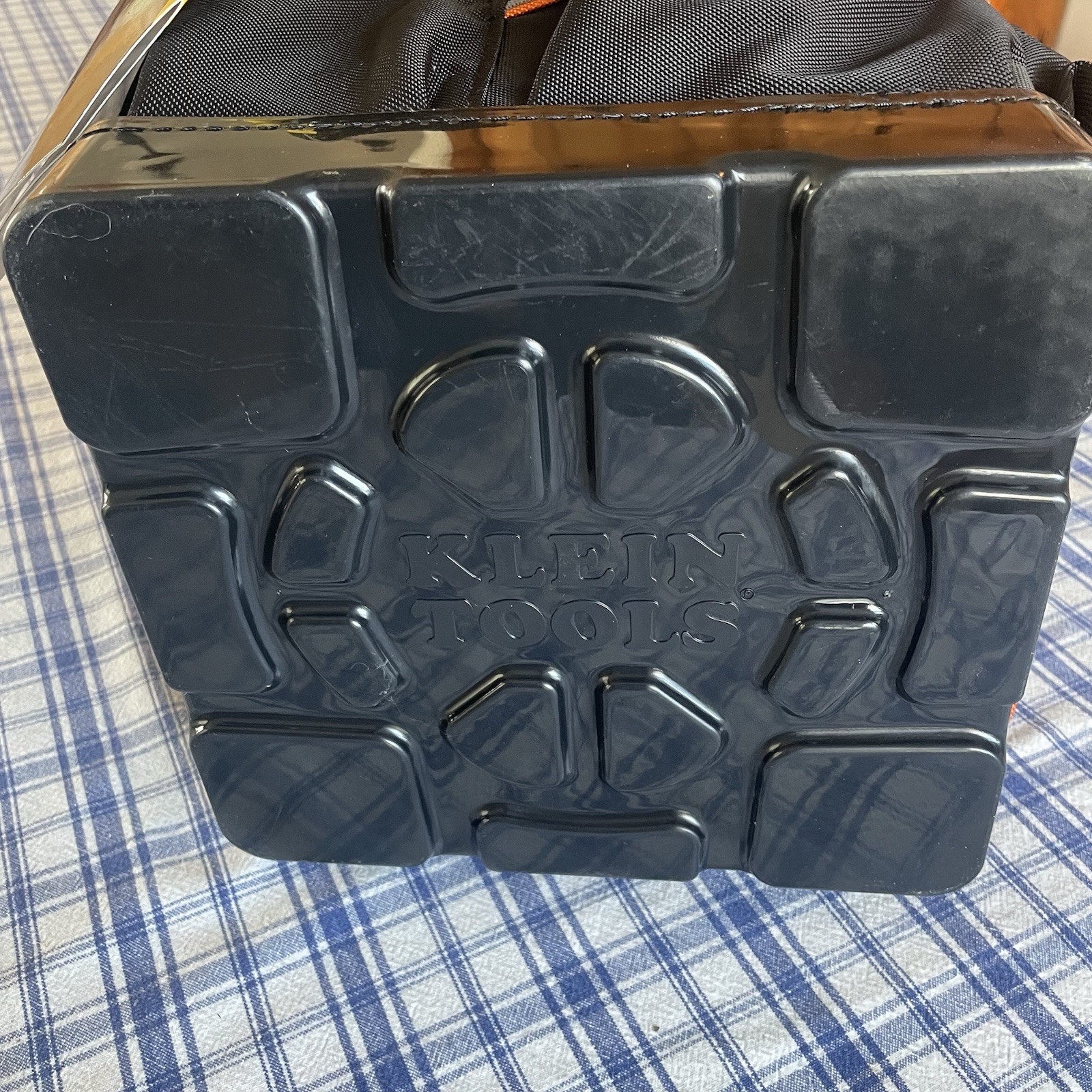 NWT Klein Tools Tool Bag 40 Pocket 10-1/4″ X 10″ X 12-1/4 Hard Bottom 5541610-14