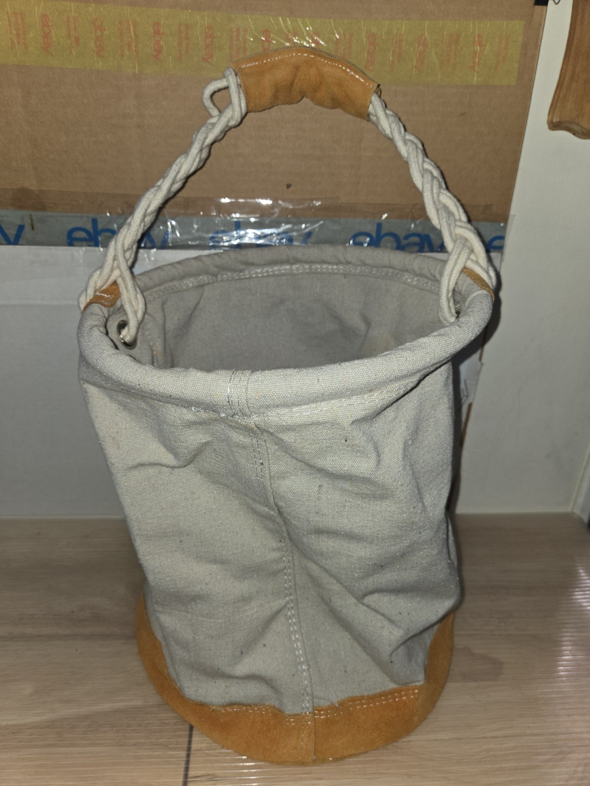 Voyager Round Canvas Bag NEW 4 Pockets Leather Reinforced #94320 Damage Handle