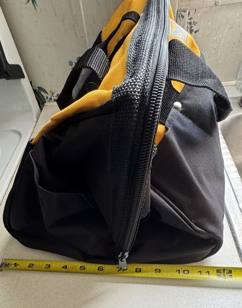 DEWALT 18″ Heavy Duty Contractor Tool Bag