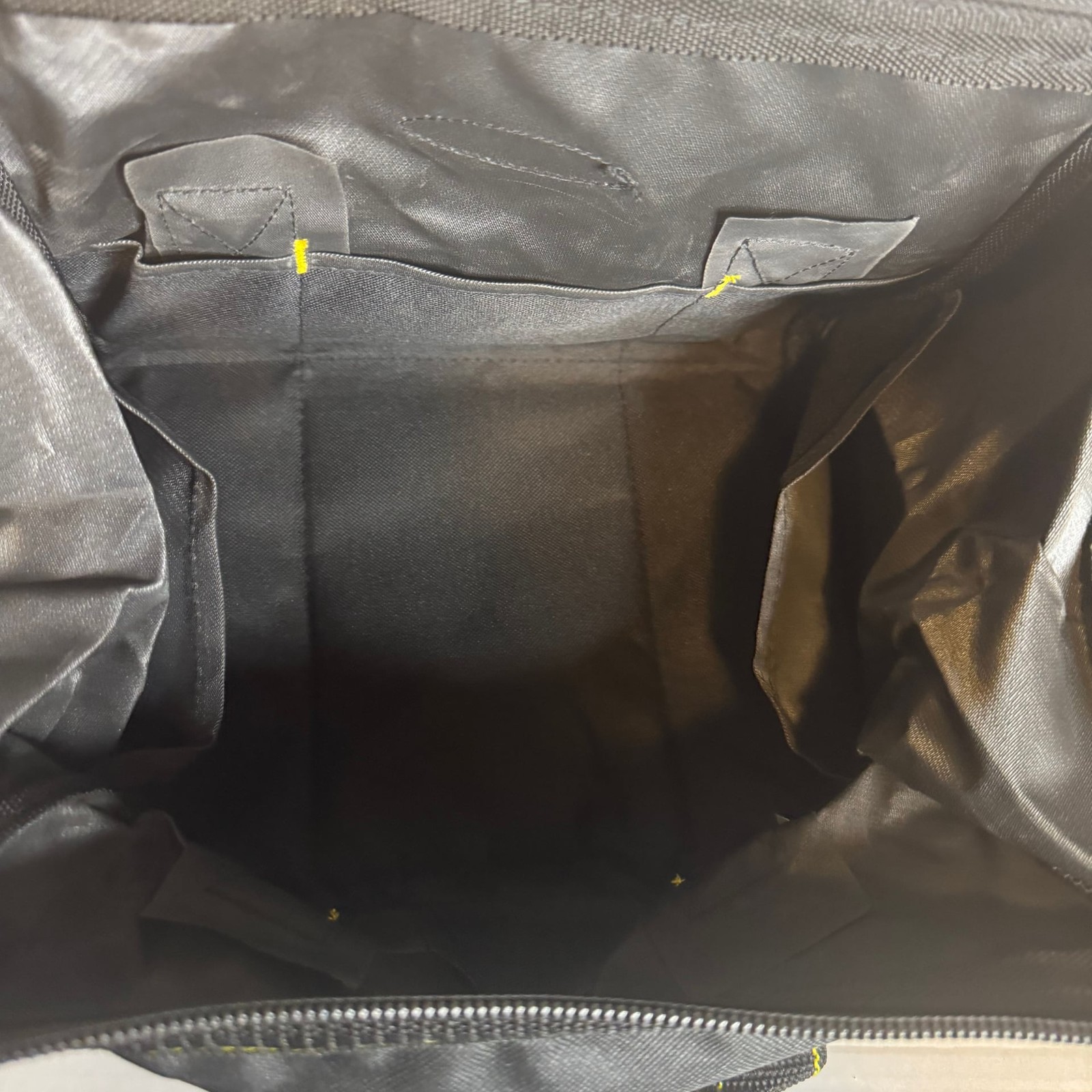 Voyager 12-Inch Portable Tool Bag with 21 Pockets and 24lb Capacity