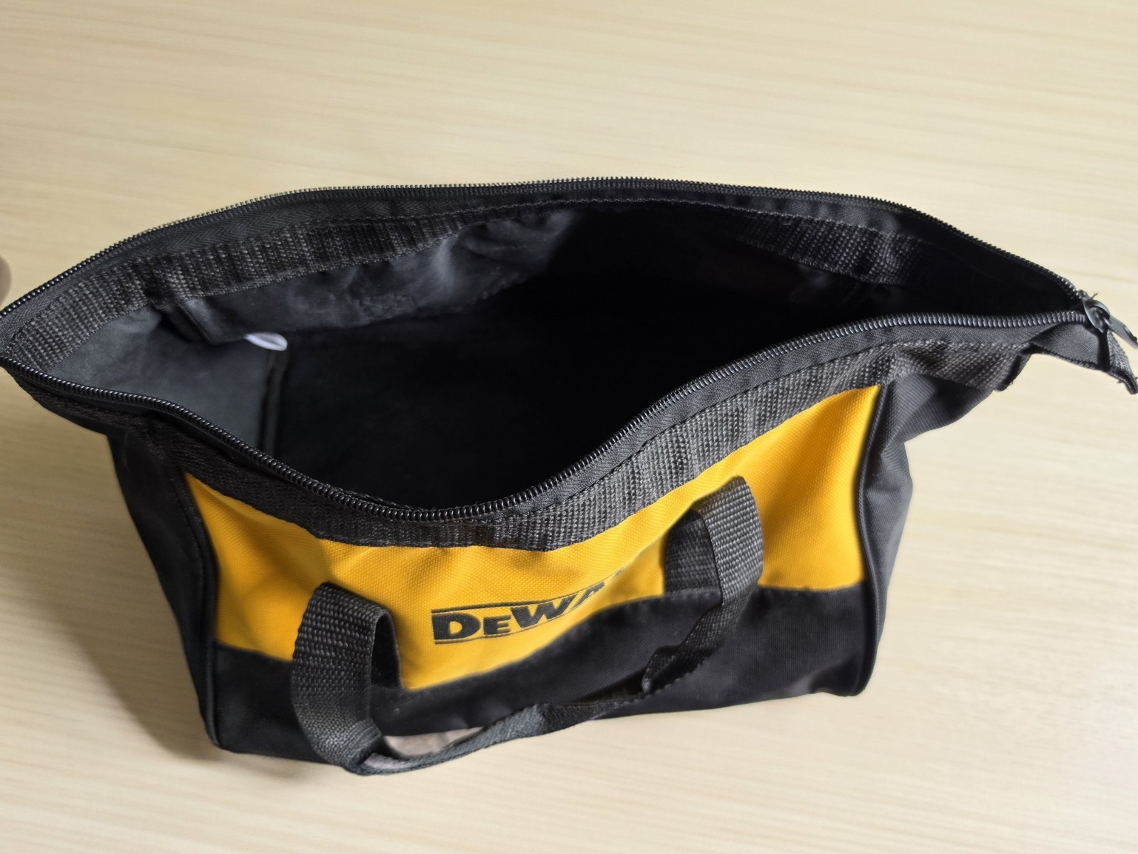 DeWALT Small Canvas Tool Bag – Black & Yellow – Excellent Condition