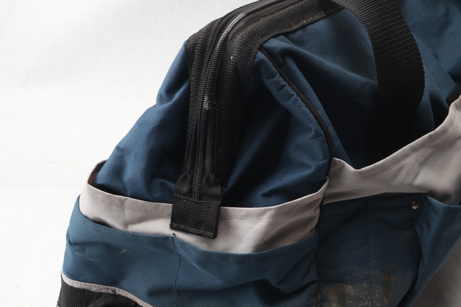 Bosch 18V Large Contractor Tool Bag 21″ Blue Multi-Pocket Canvas Heavy Duty