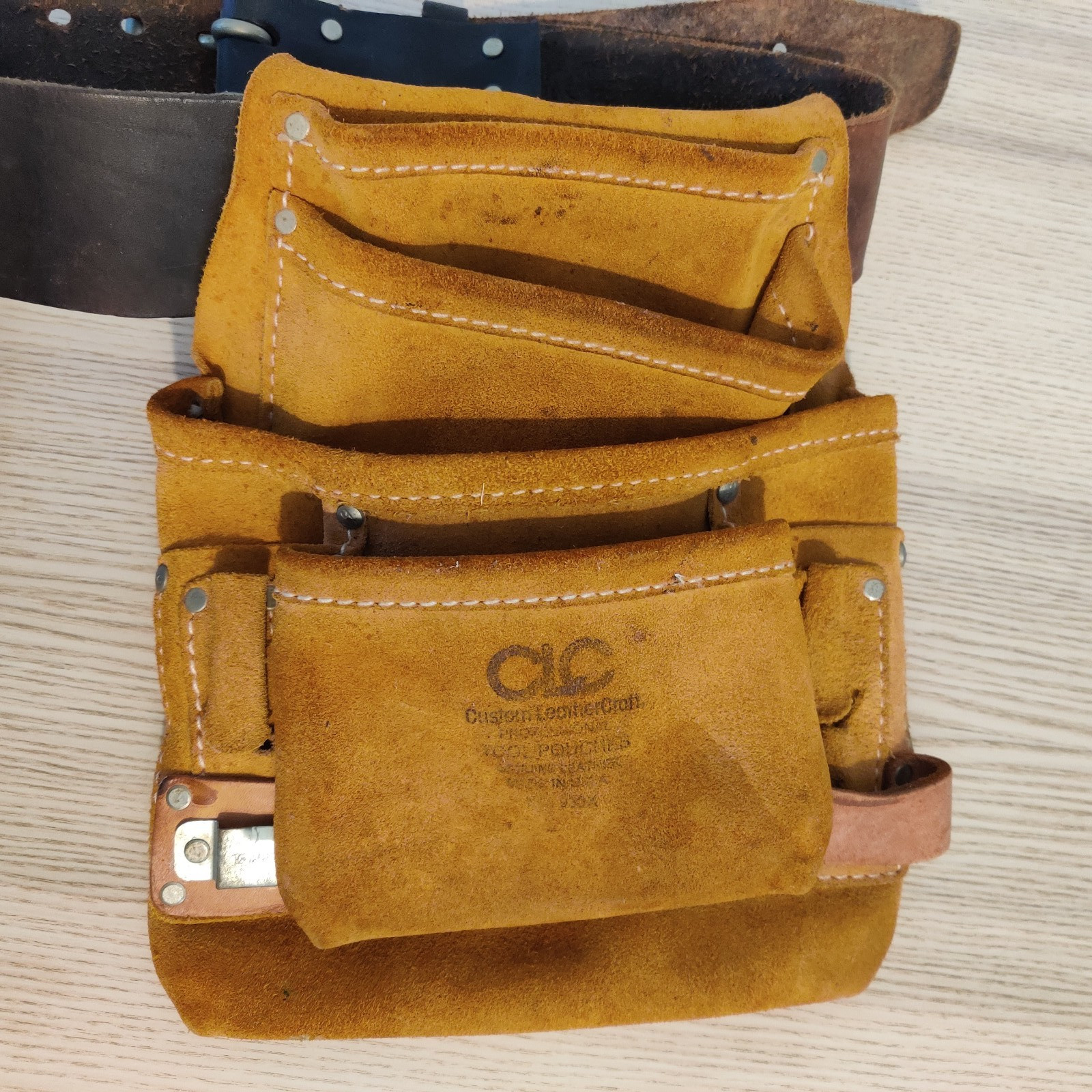 Craftsman 40391 Carpenter Leather Tool Belt 42-46 Tape Measure Holder CLC Pouch