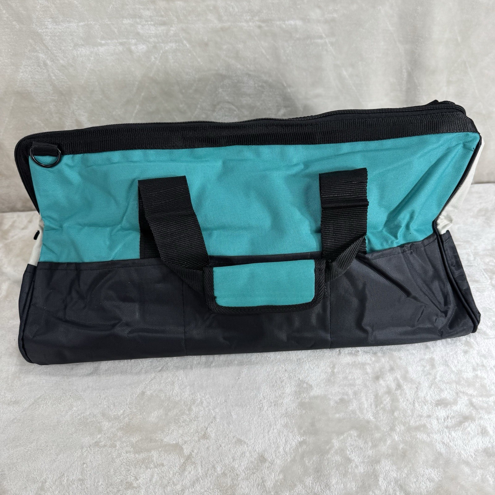MAKITA 831271-6 21″ X 12″ CONTRACTOR TOOL BAG – BLUE/LIGHT GRAY/BLACK
