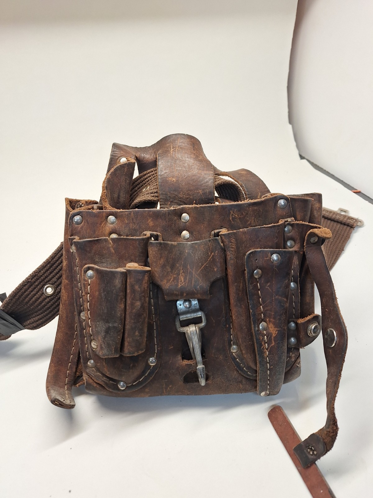 Klein Tools 5167 11 Pocket Leather Electricians Handyman Tool Pouch belt